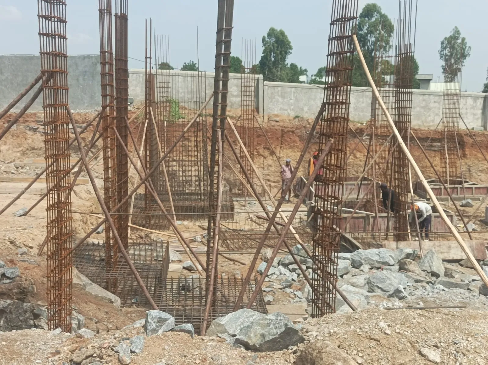 Steel reinforcement cages for villa columns